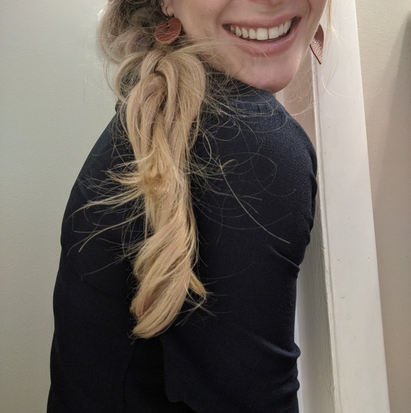 Meet Your Posher: Michelle - Picture 8 of 8